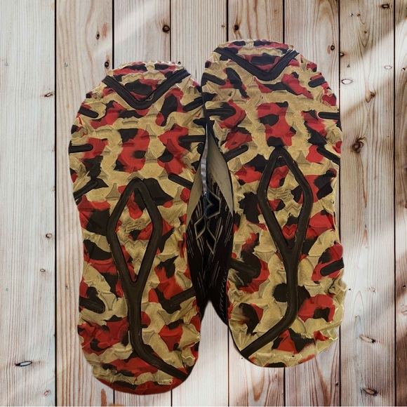 New Balance 690 v2 All Terrain Shoes. Size 10 - Picture 8 of 8